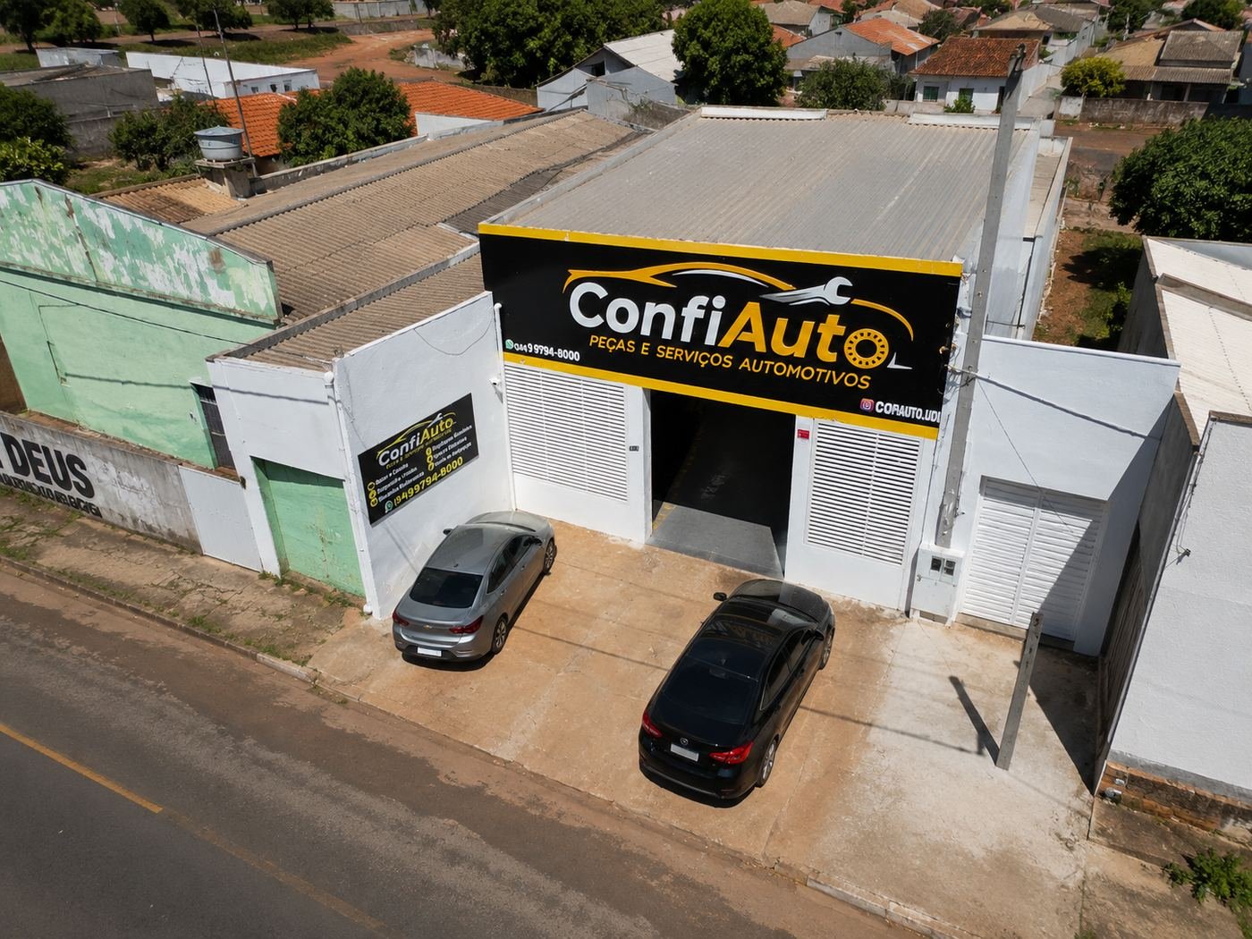Vista aérea da fachada da Confiauto, Av. Monsenhor Eduardo, Bom Jesus, Uberlândia